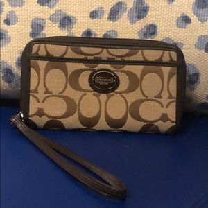 Authentic COACH wristlet/wallet